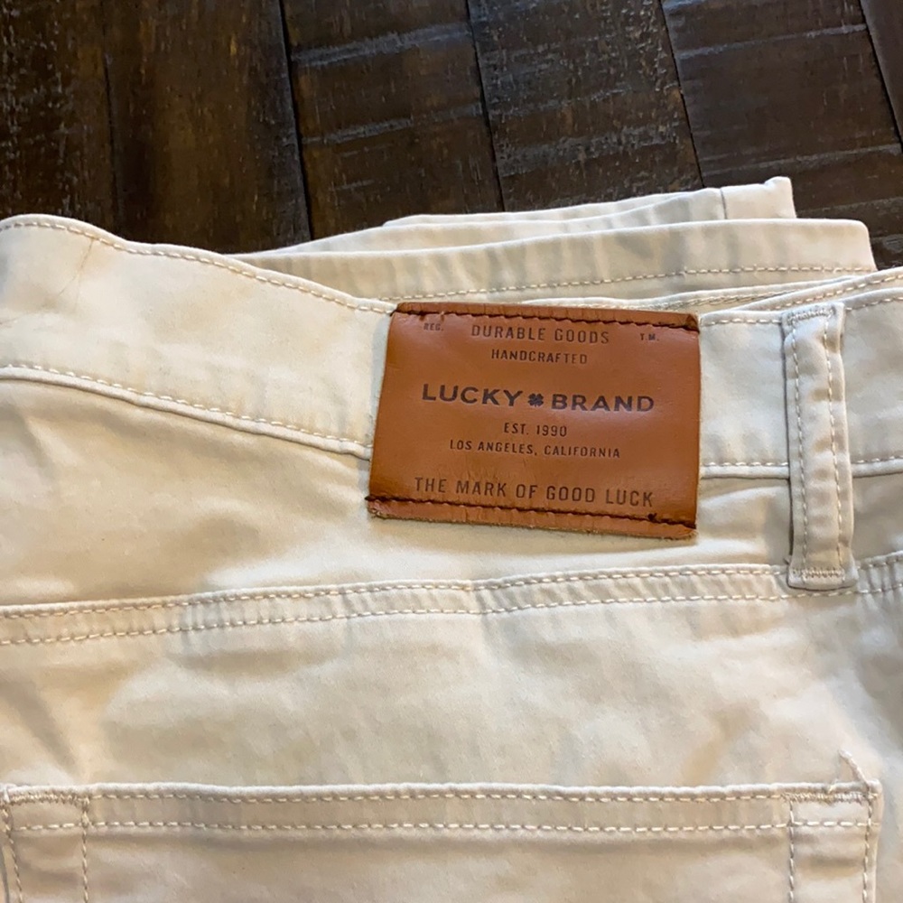 Lucky Brand 221. 36 x 30